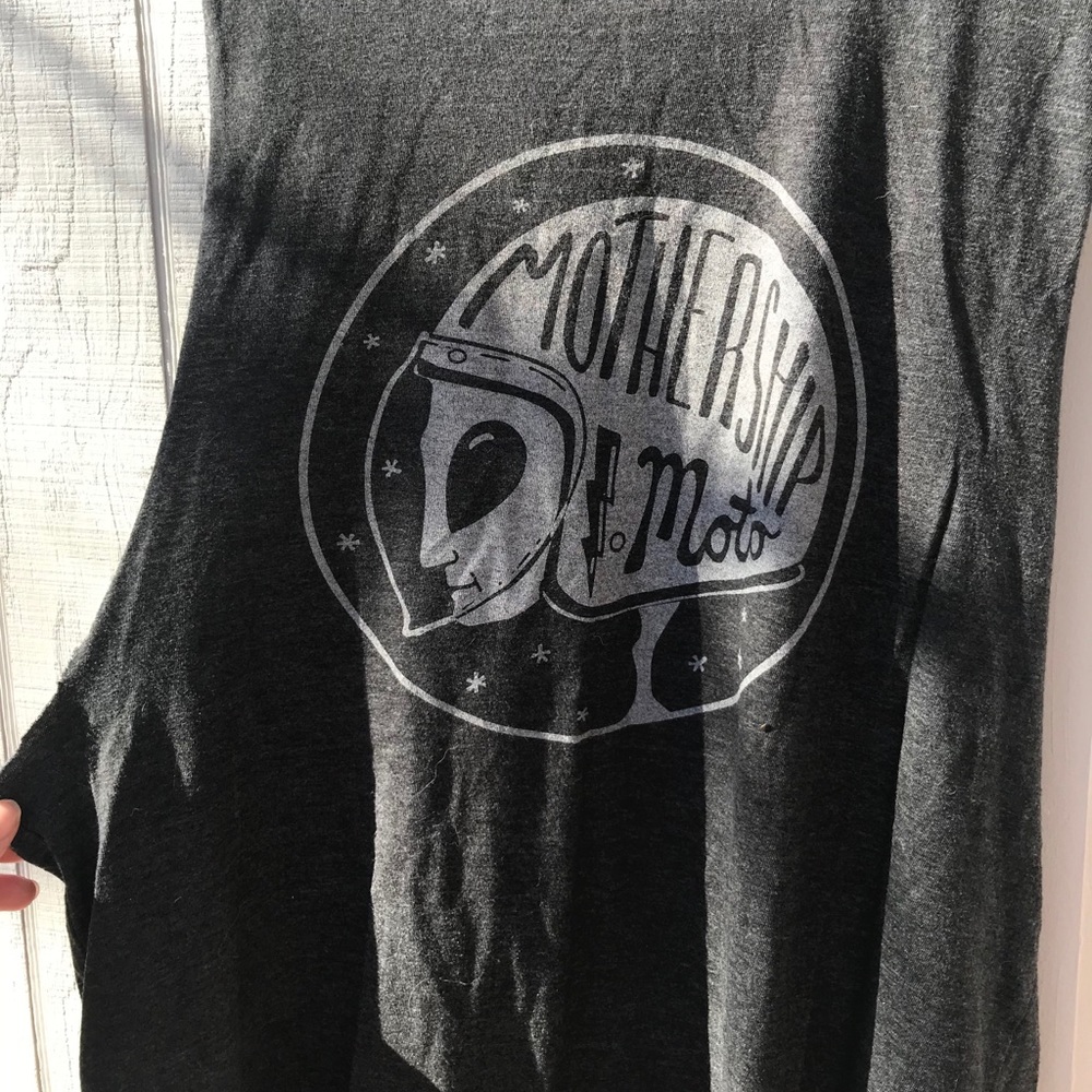 Graphic muscle tee